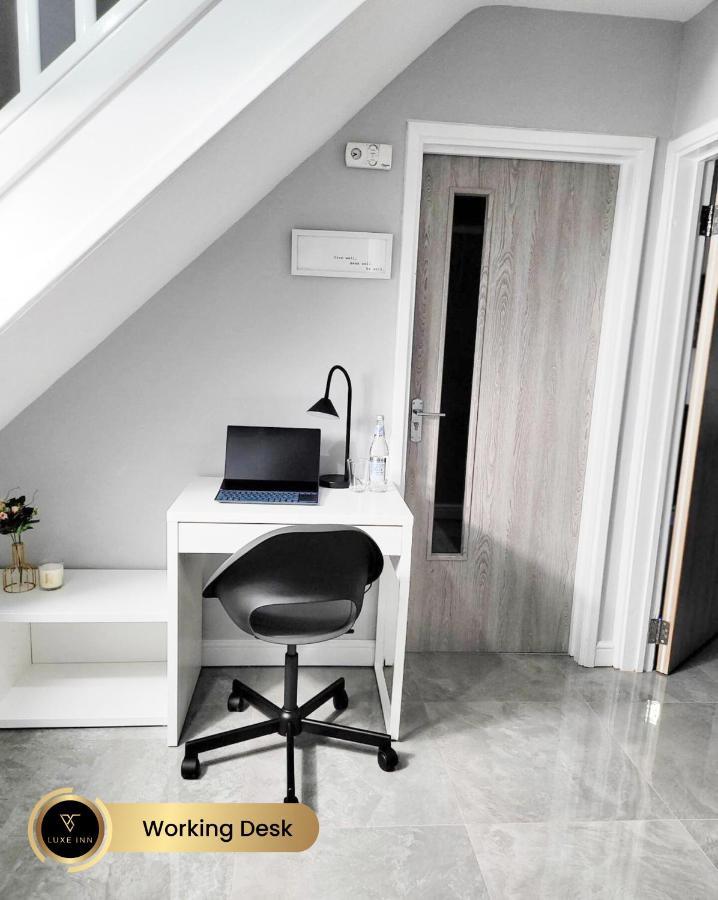 Nr Birmingham City Centre, 5 Bed, Luxe Inn Bagian luar foto